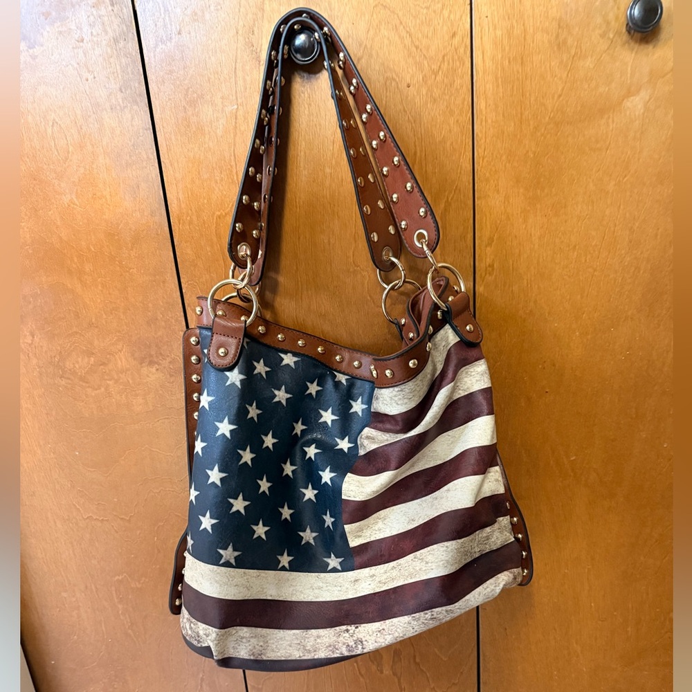 GENUINE LEATHER ~ Gold Studded American Flag 🇺🇸 Satchel Shoulder Bag 💼